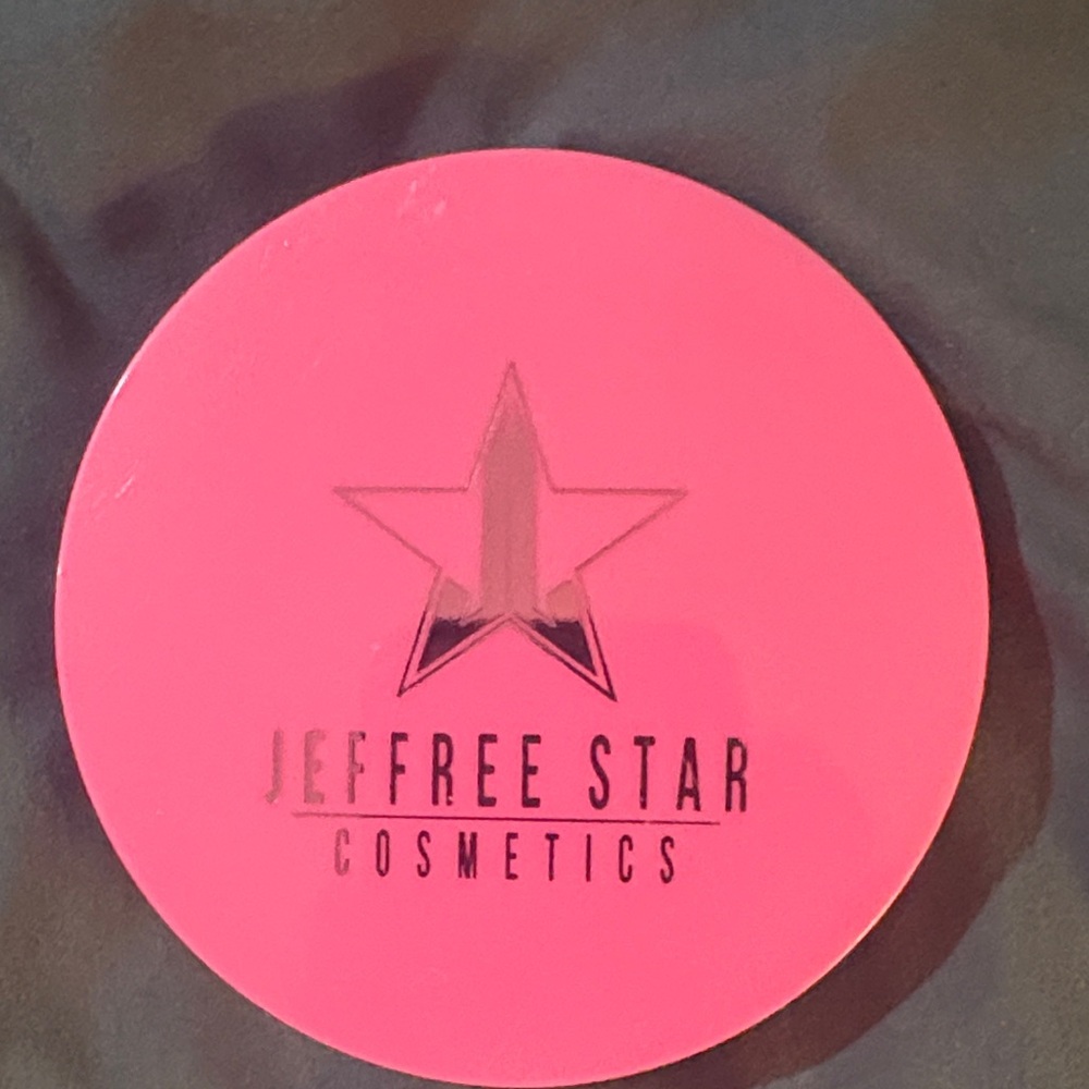 Jeffree Star Vibrant Pink Setting Powder Compact